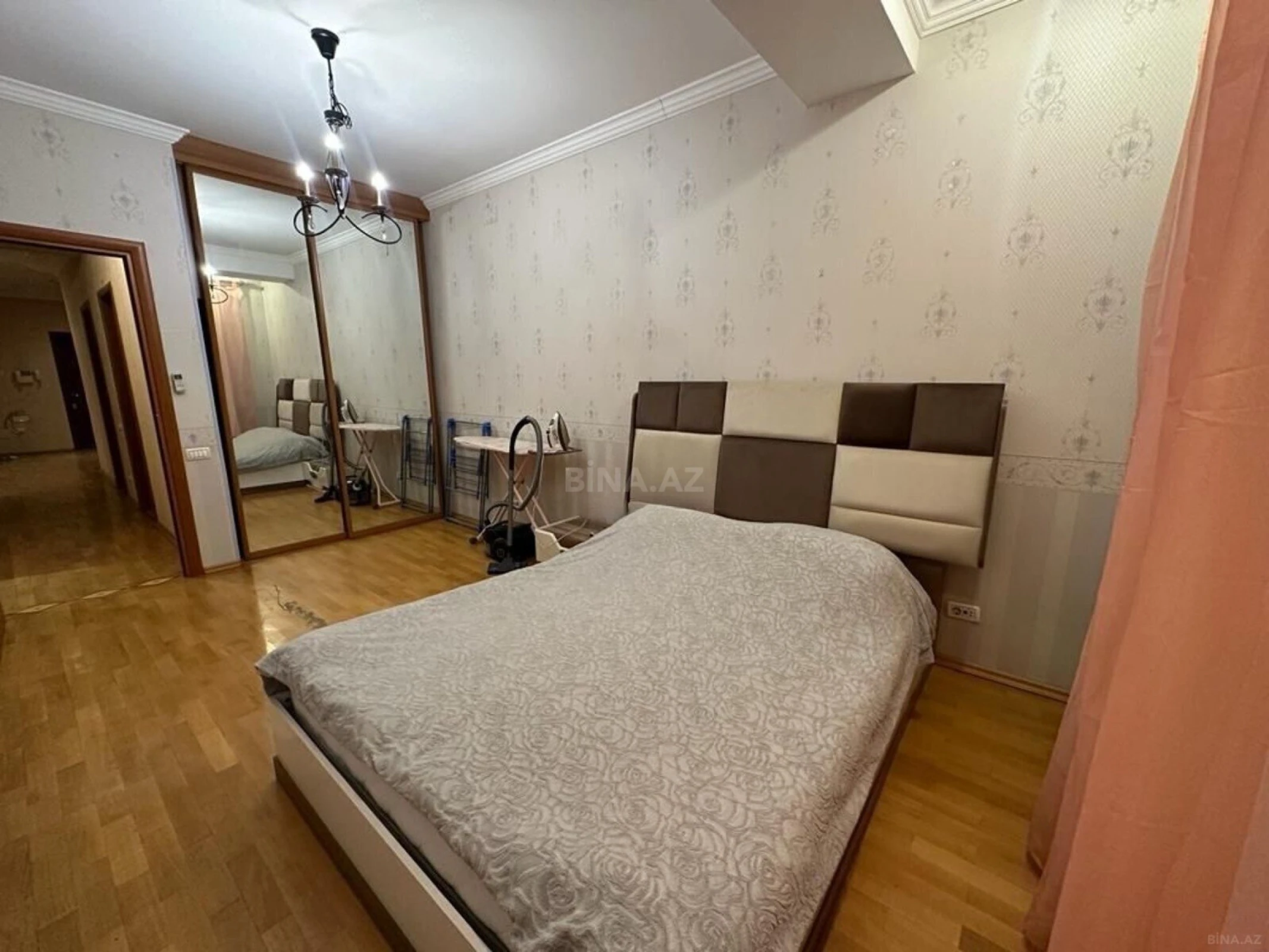 Kirayə verilir 3 otaqlı mənzil 145 m²