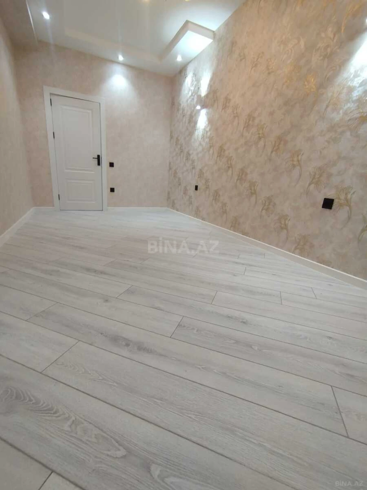 Satılır 4 otaqlı mənzil 103 m²