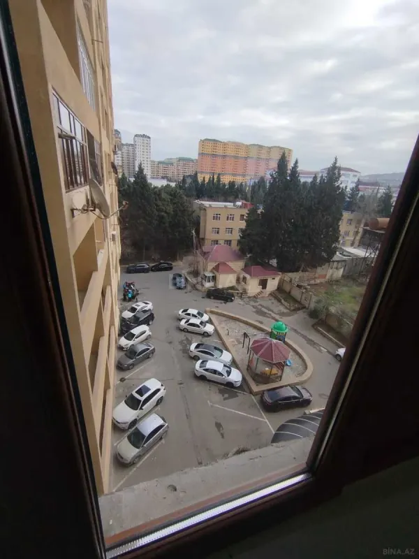 Satılır 4 otaqlı mənzil 103 m²