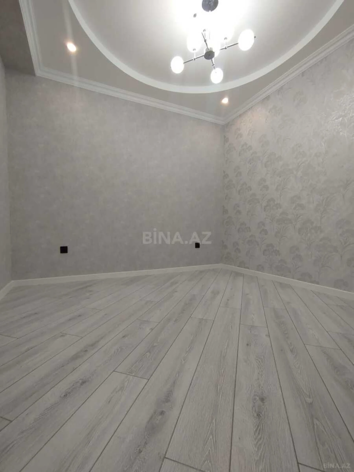 Satılır 4 otaqlı mənzil 103 m²