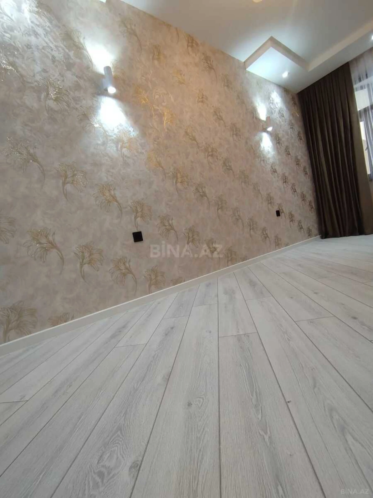 Satılır 4 otaqlı mənzil 103 m²