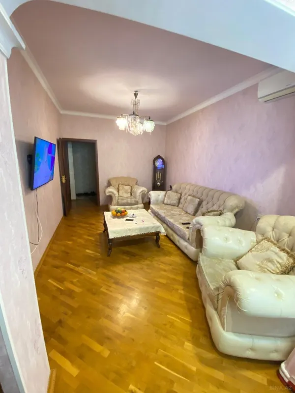 Satılır 4 otaqlı mənzil 100 m²