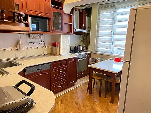 Satılır 4 otaqlı mənzil 100 m²