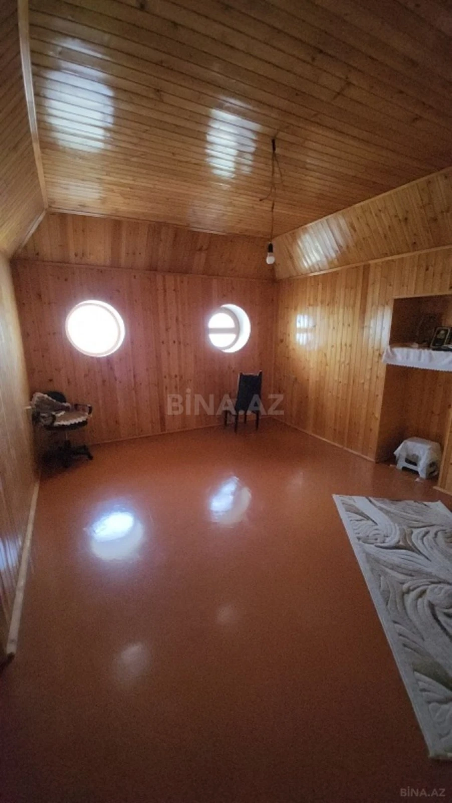 Satılır 10 otaqlı həyət evi 590 m²