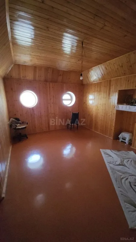 Satılır 10 otaqlı həyət evi 590 m²