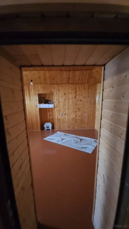 Satılır 10 otaqlı həyət evi 590 m²