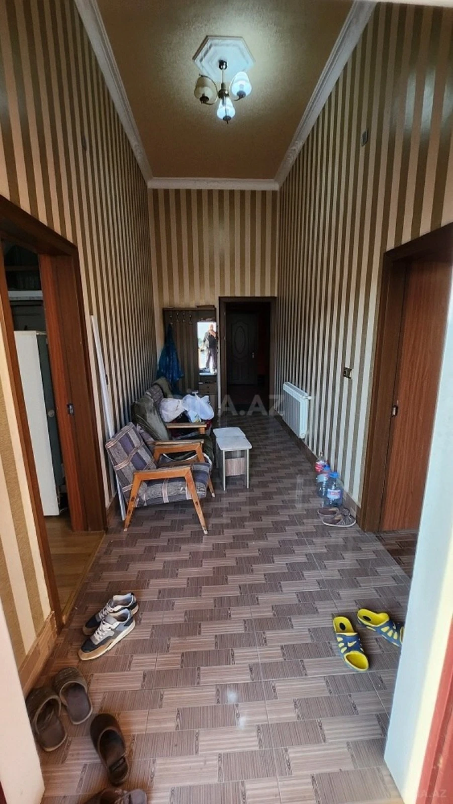 Satılır 10 otaqlı həyət evi 590 m²