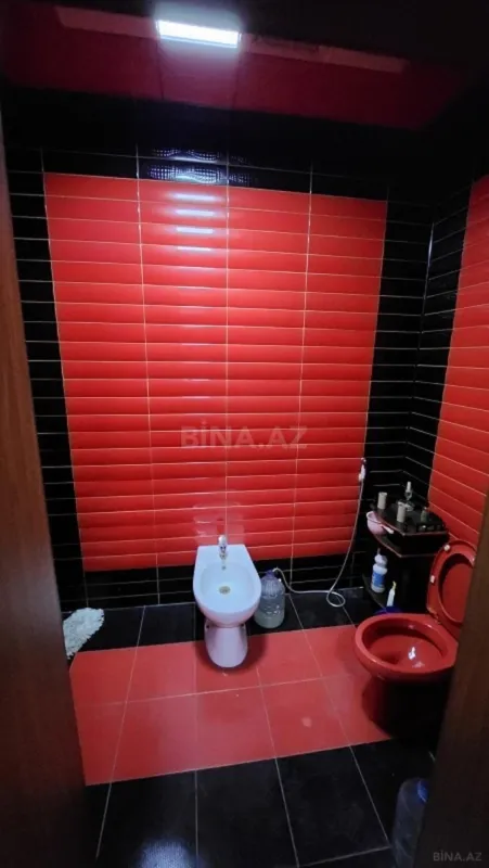 Satılır 10 otaqlı həyət evi 590 m²