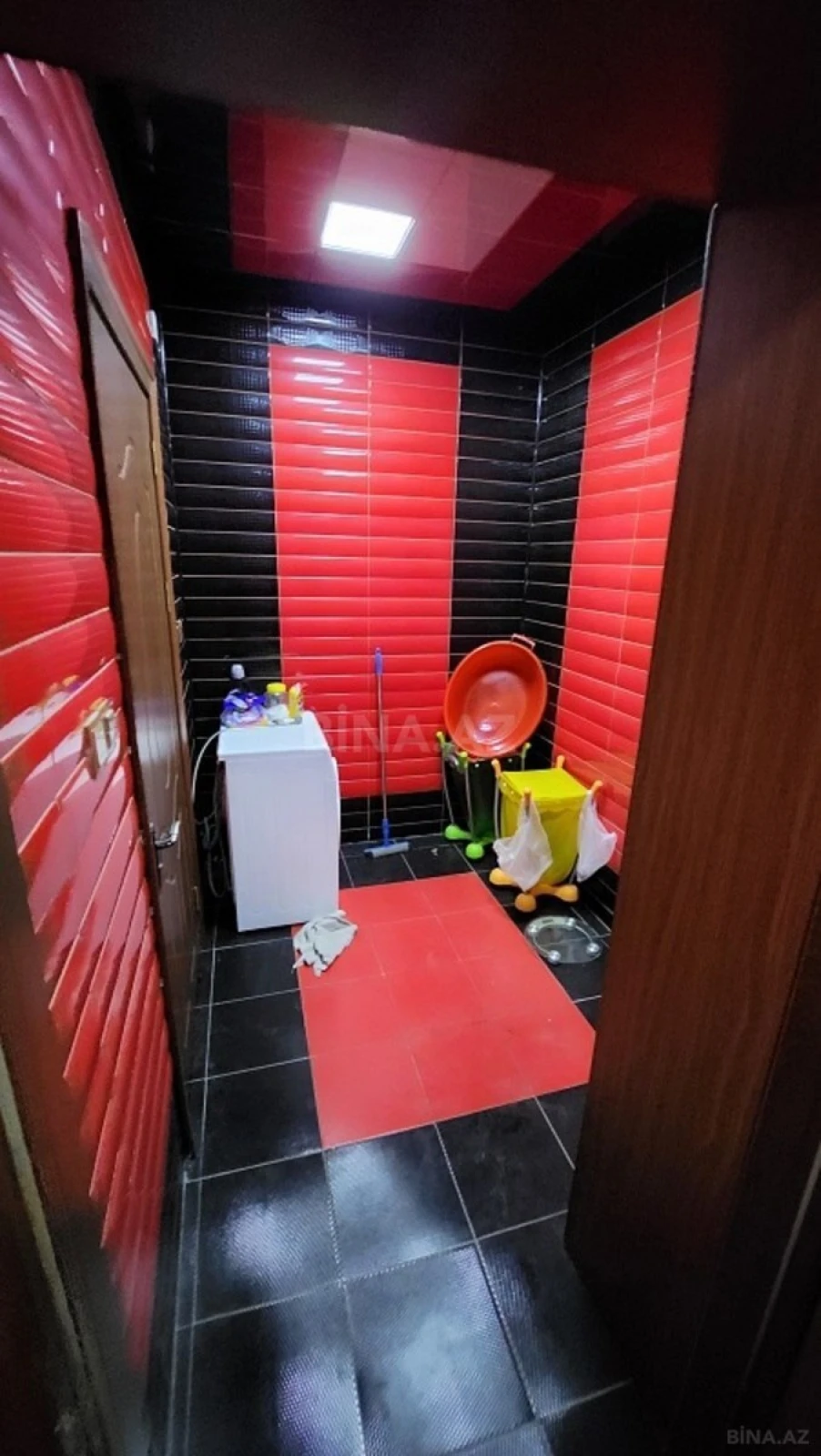 Satılır 10 otaqlı həyət evi 590 m²