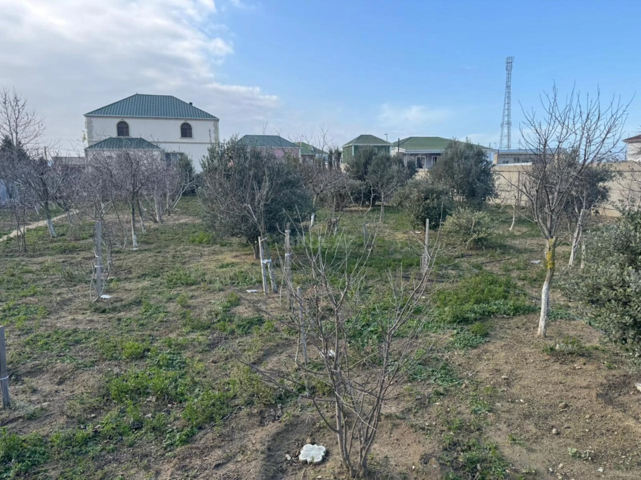 Satılır torpaq sahəsi 12 m²