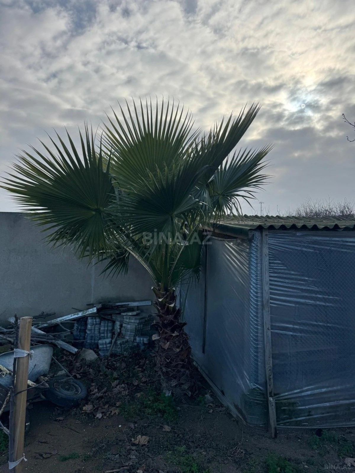 Satılır torpaq sahəsi 12 m²