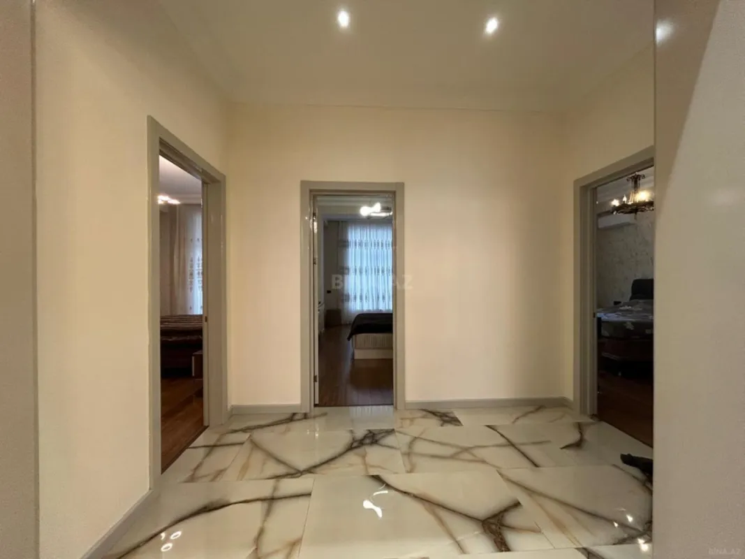 Kirayə verilir 4 otaqlı mənzil 214 m²