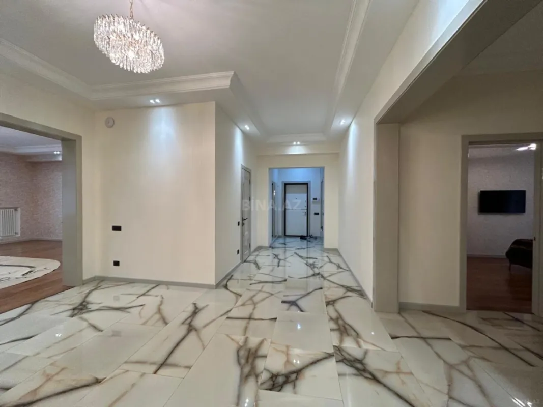 Kirayə verilir 4 otaqlı mənzil 214 m²