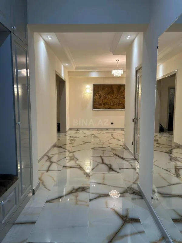 Kirayə verilir 4 otaqlı mənzil 214 m²