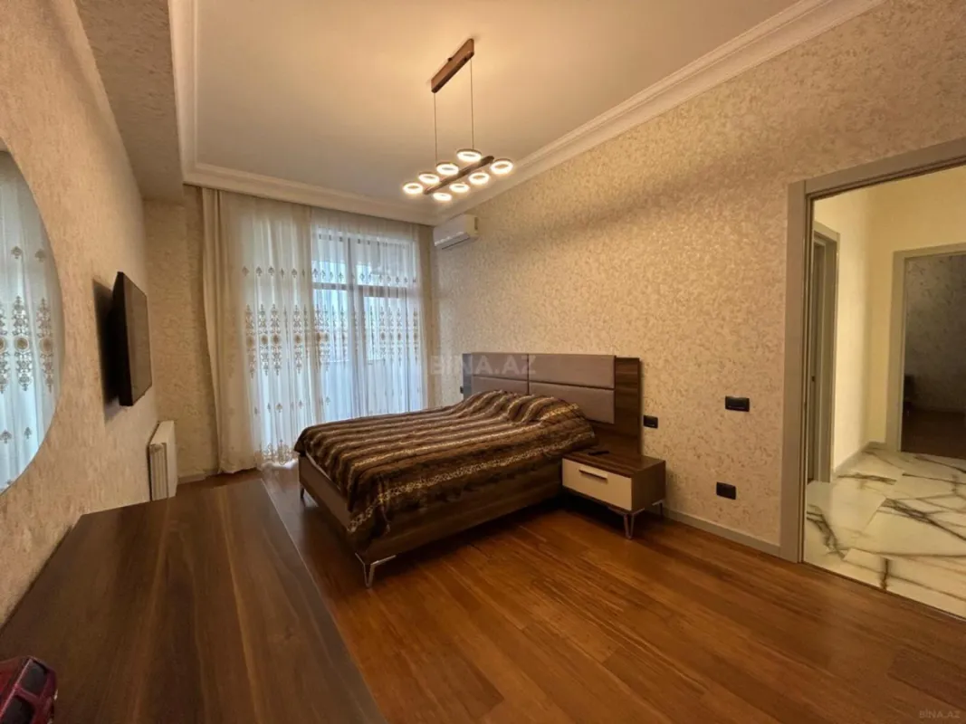 Kirayə verilir 4 otaqlı mənzil 214 m²