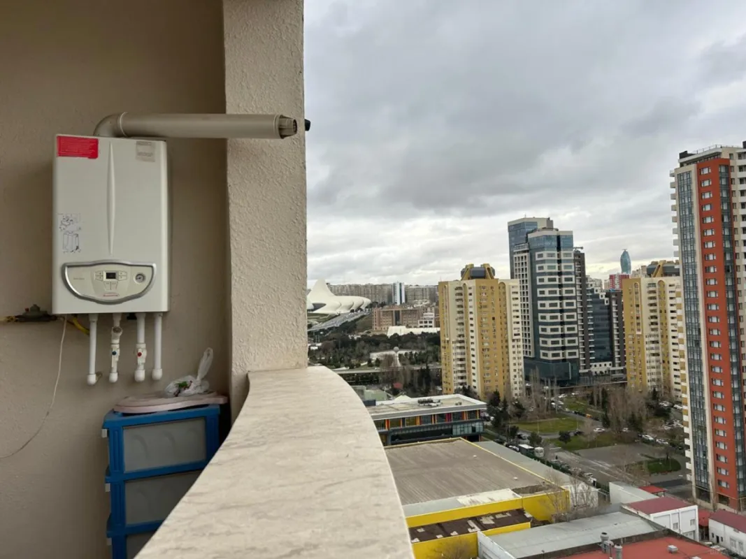 Kirayə verilir 4 otaqlı mənzil 214 m²