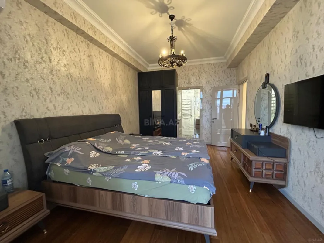 Kirayə verilir 4 otaqlı mənzil 214 m²