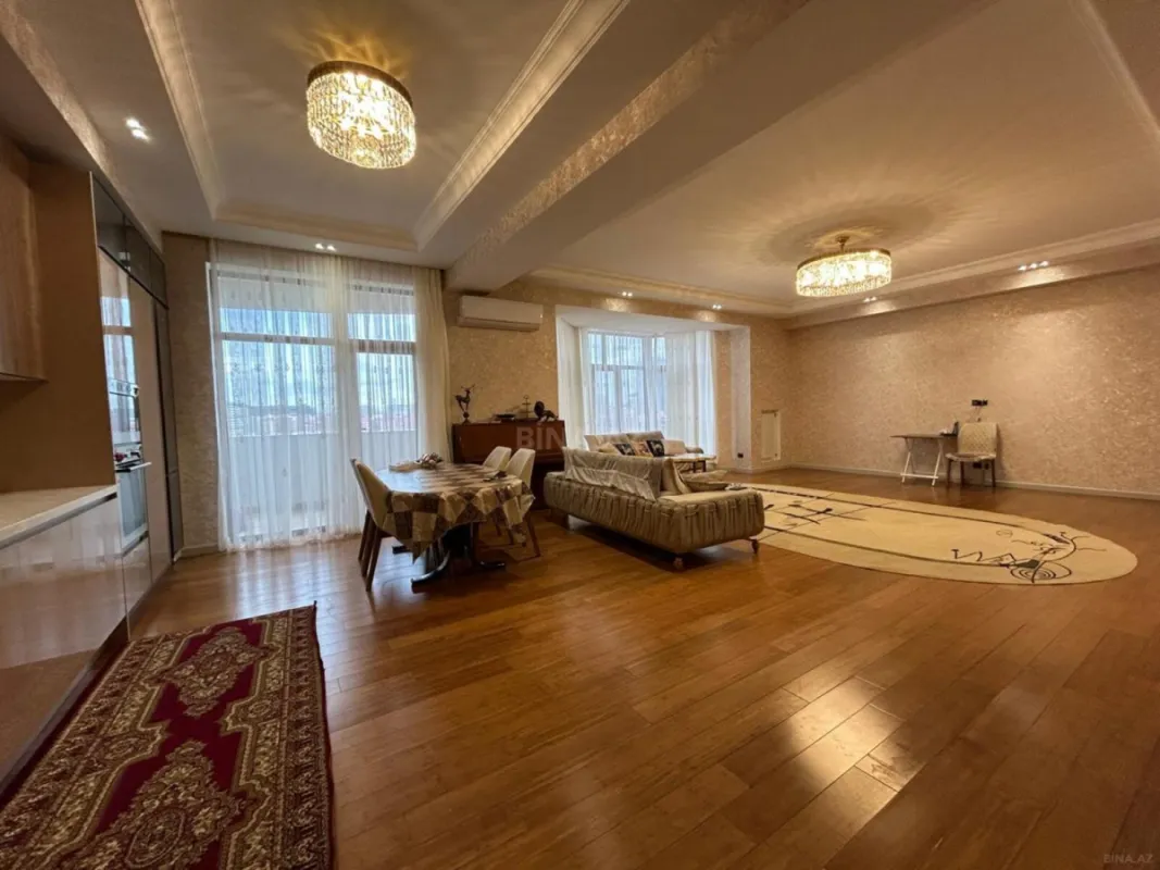 Kirayə verilir 4 otaqlı mənzil 214 m²