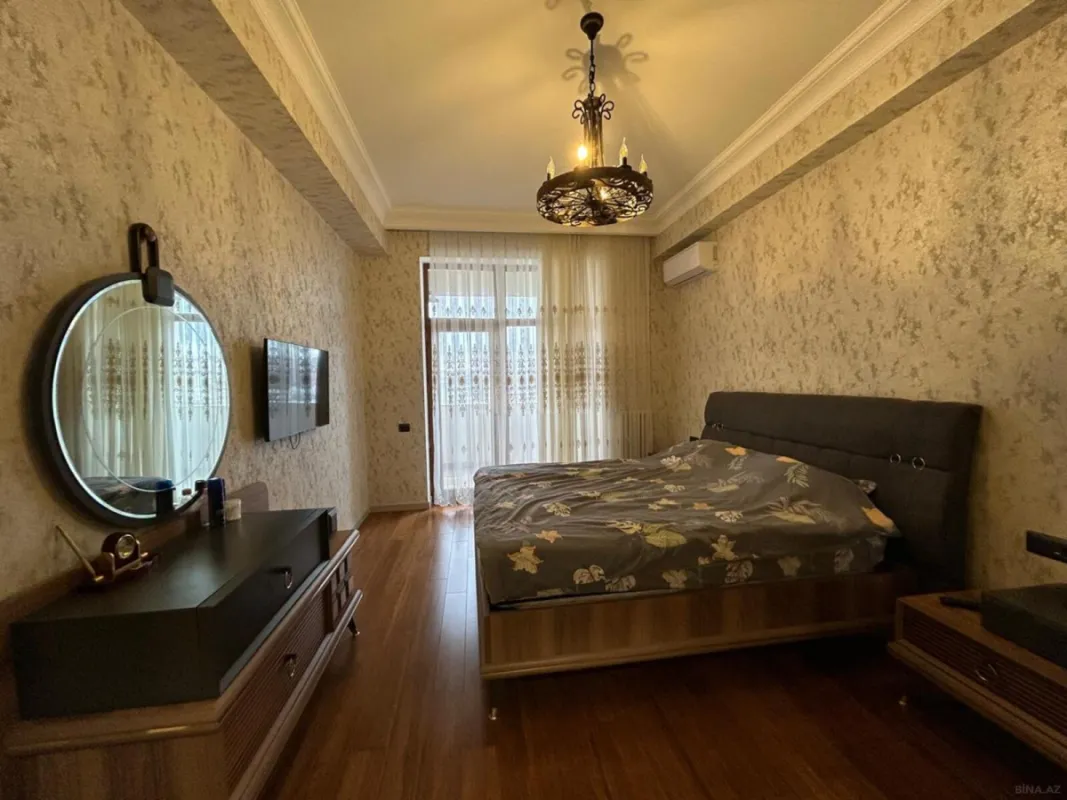 Kirayə verilir 4 otaqlı mənzil 214 m²