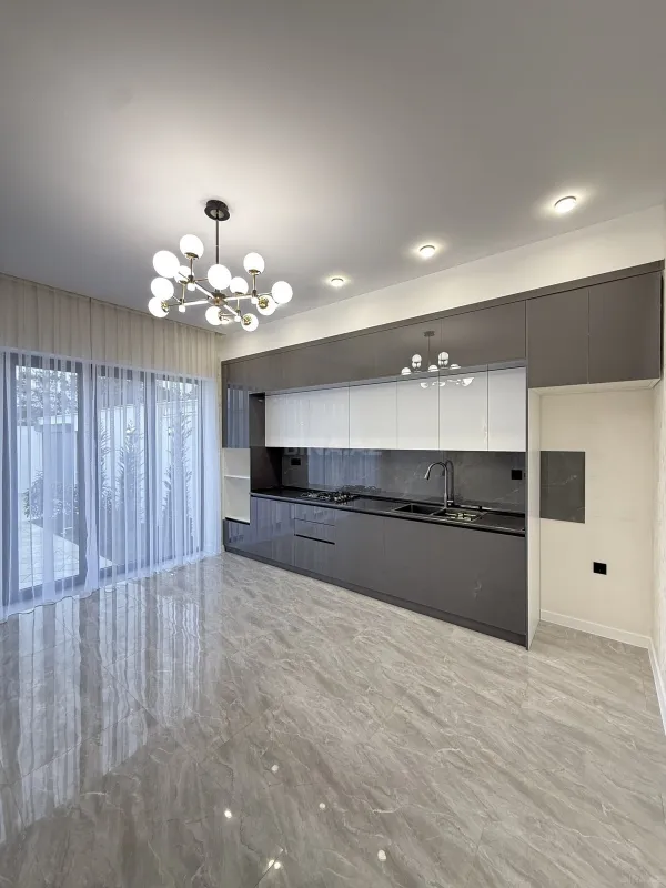 Satılır 4 otaqlı həyət evi 175 m²