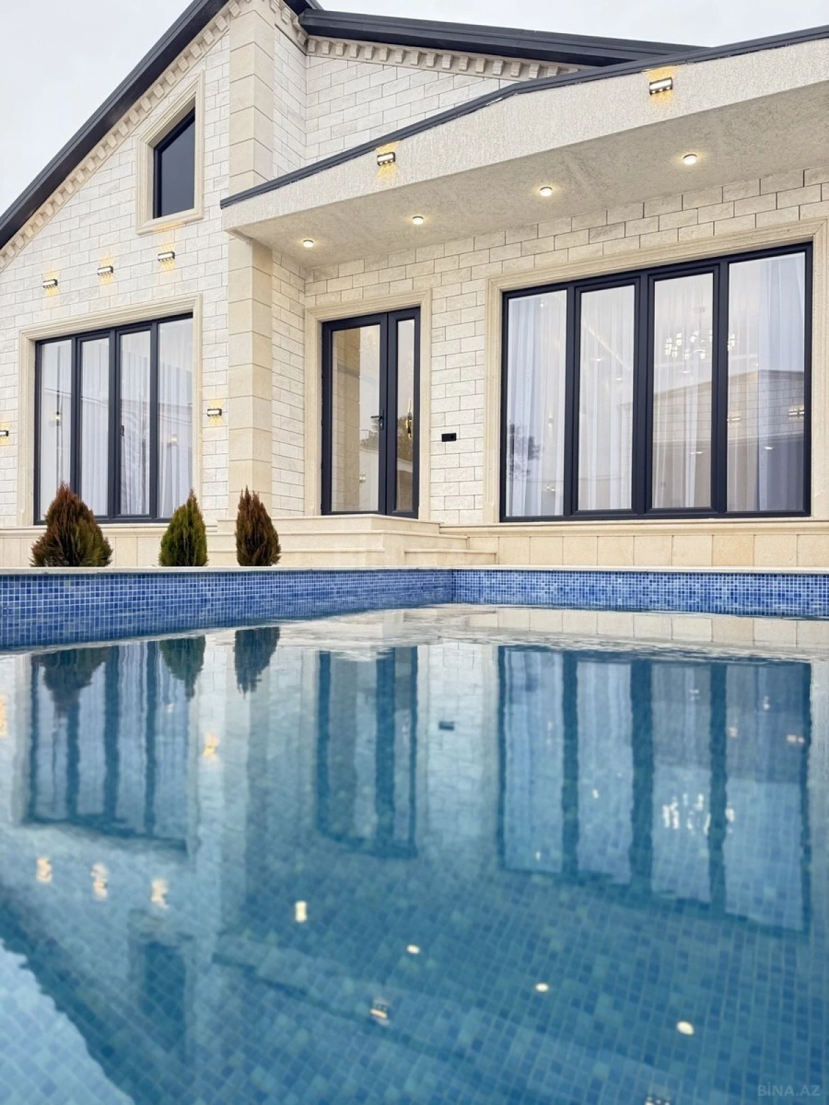 Satılır 4 otaqlı həyət evi 175 m²