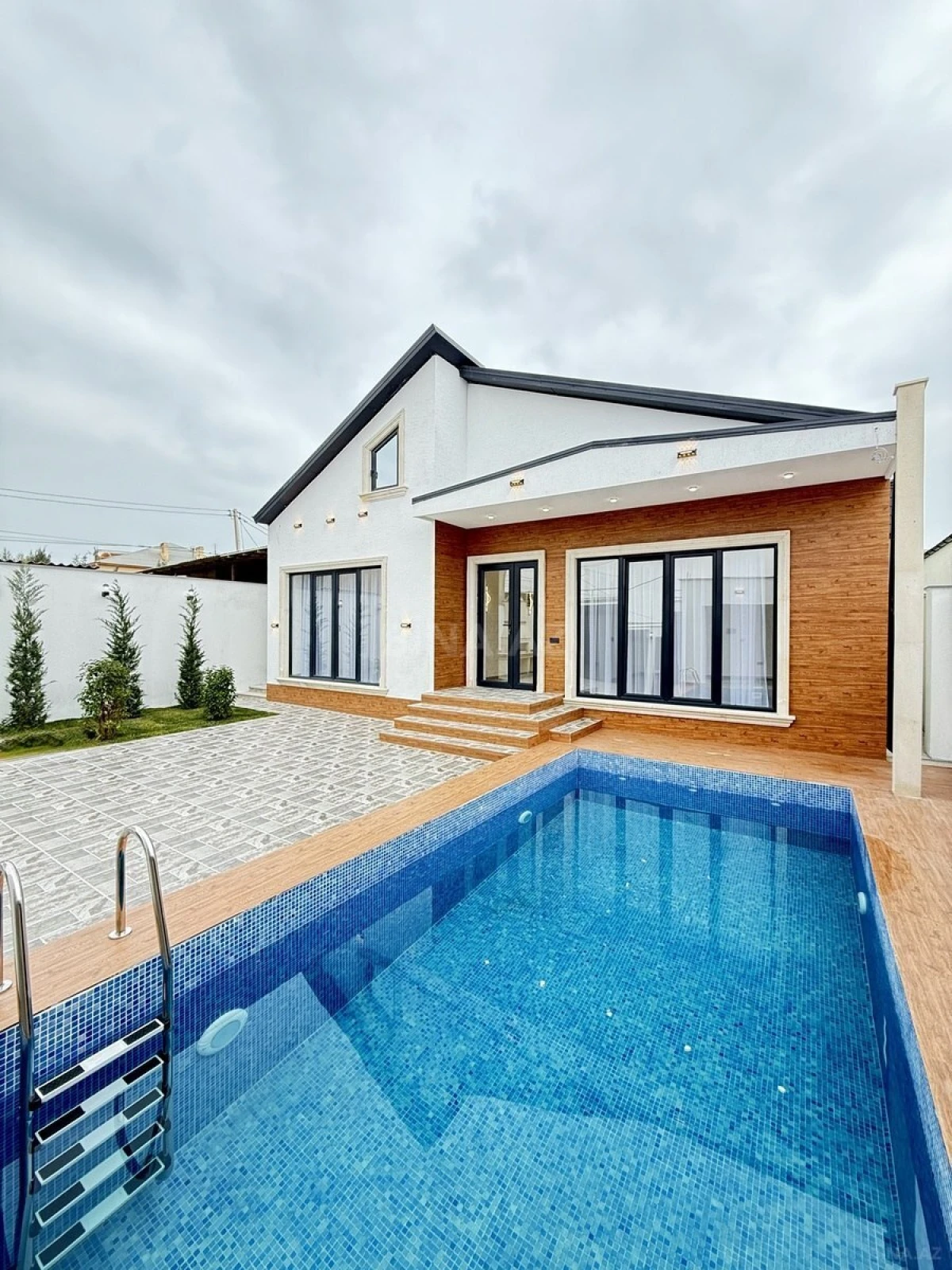 Satılır 4 otaqlı həyət evi 150 m²