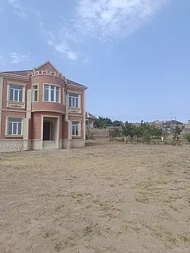 Satılır 7 otaqlı həyət evi 244 m²