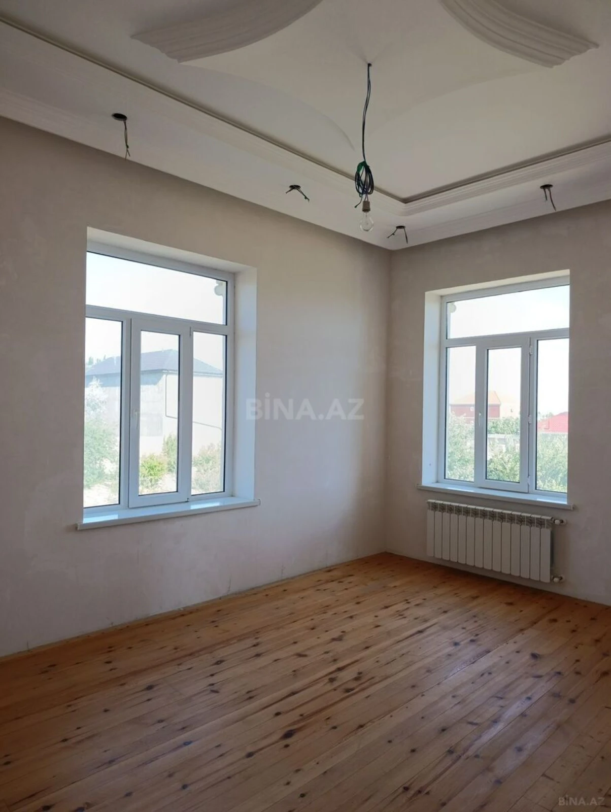 Satılır 7 otaqlı həyət evi 244 m²