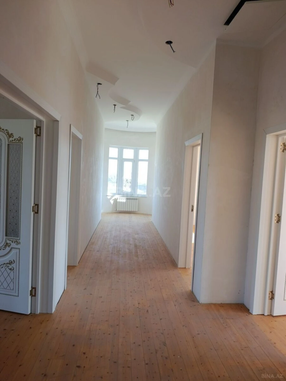 Satılır 7 otaqlı həyət evi 244 m²