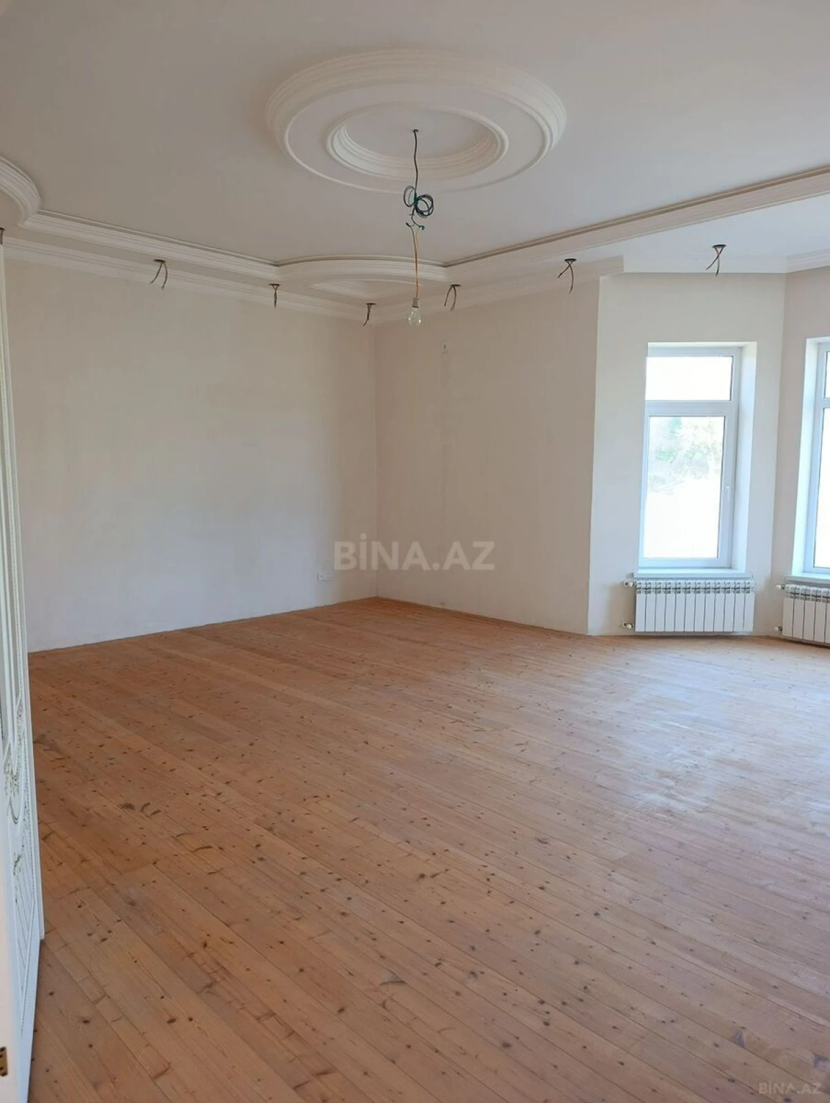 Satılır 7 otaqlı həyət evi 244 m²
