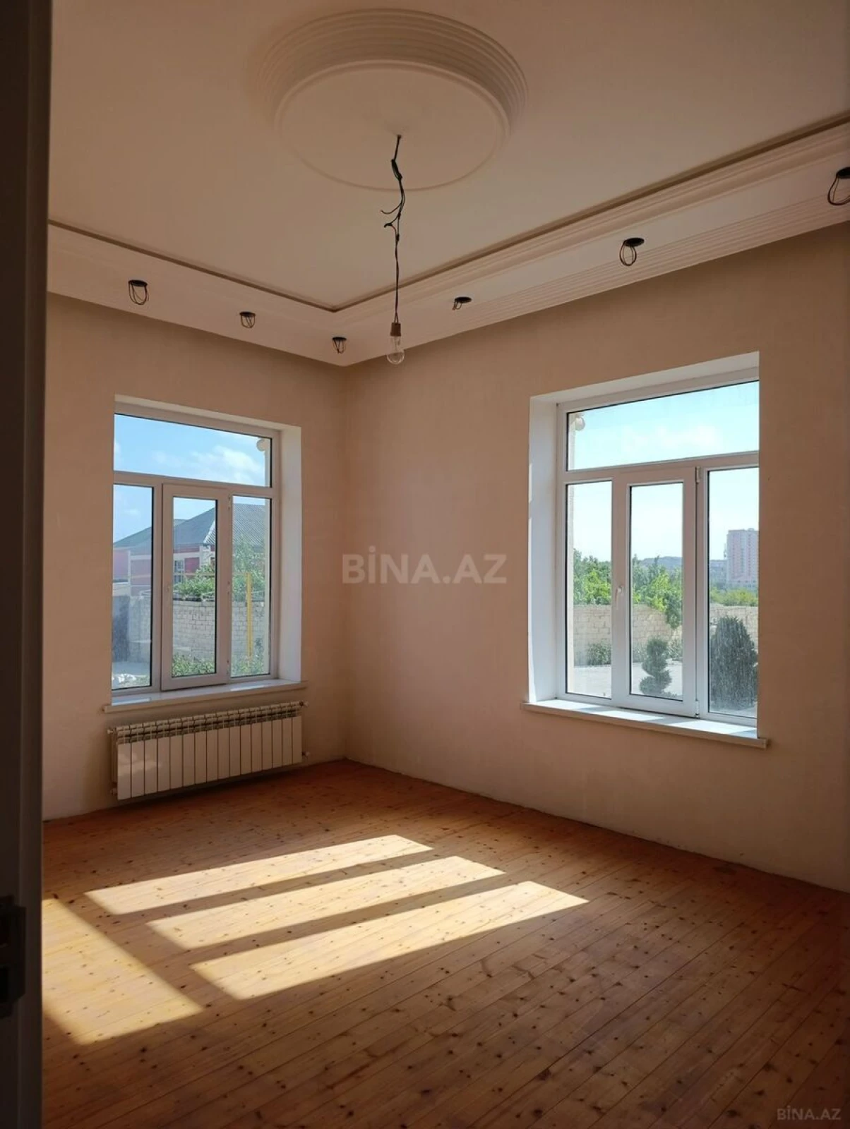 Satılır 7 otaqlı həyət evi 244 m²