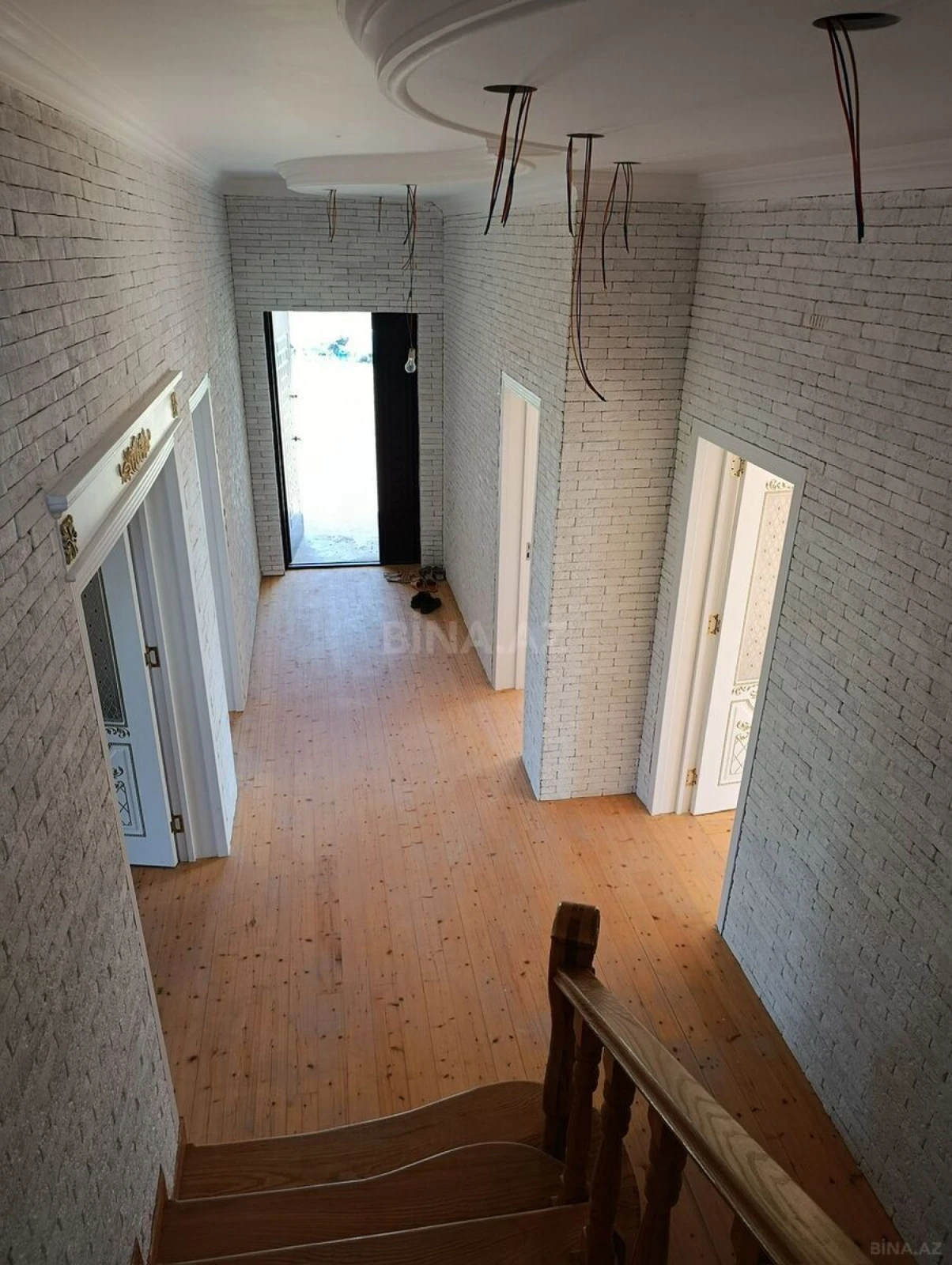 Satılır 7 otaqlı həyət evi 244 m²