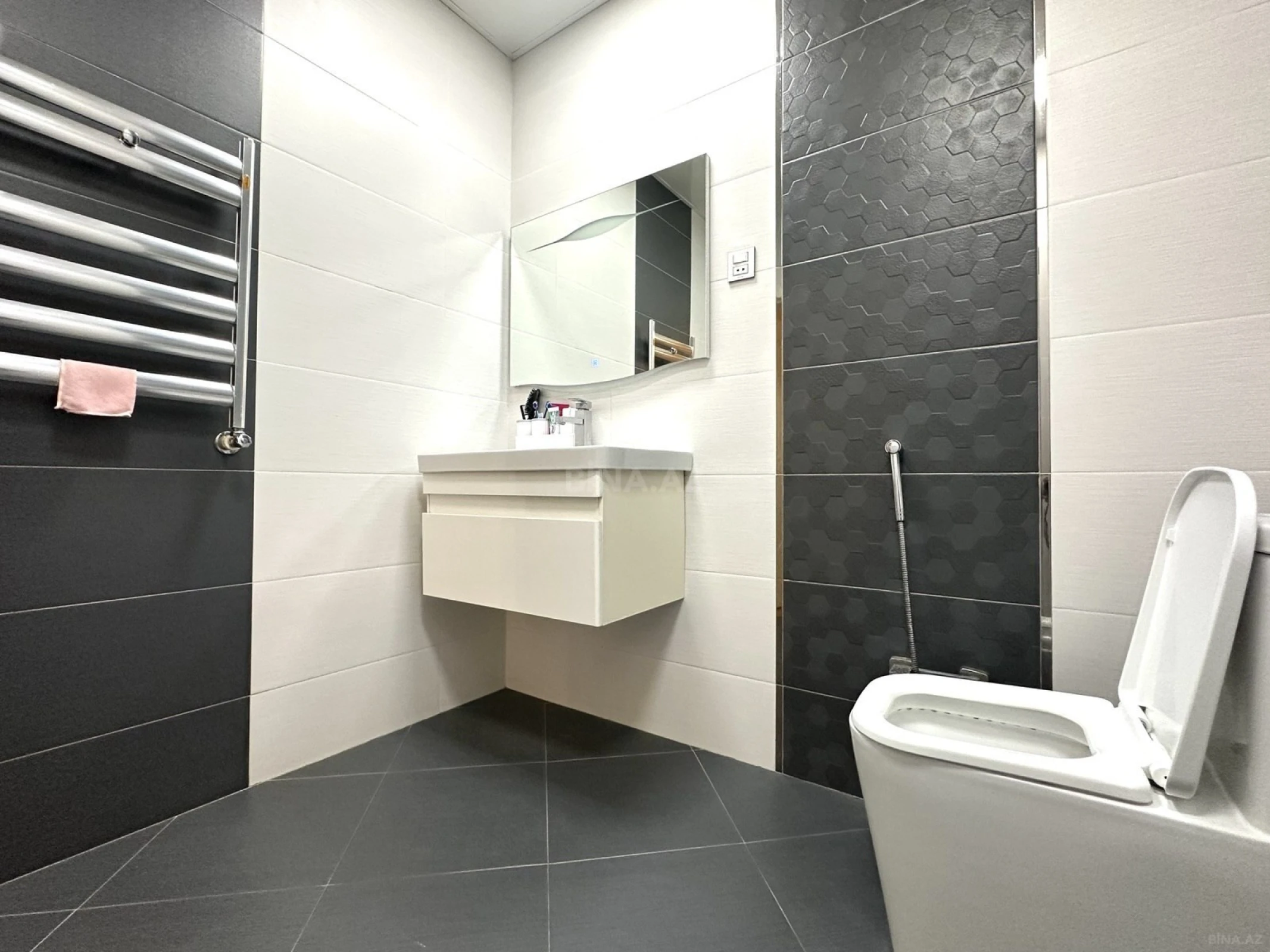 Satılır 3 otaqlı mənzil 88 m²