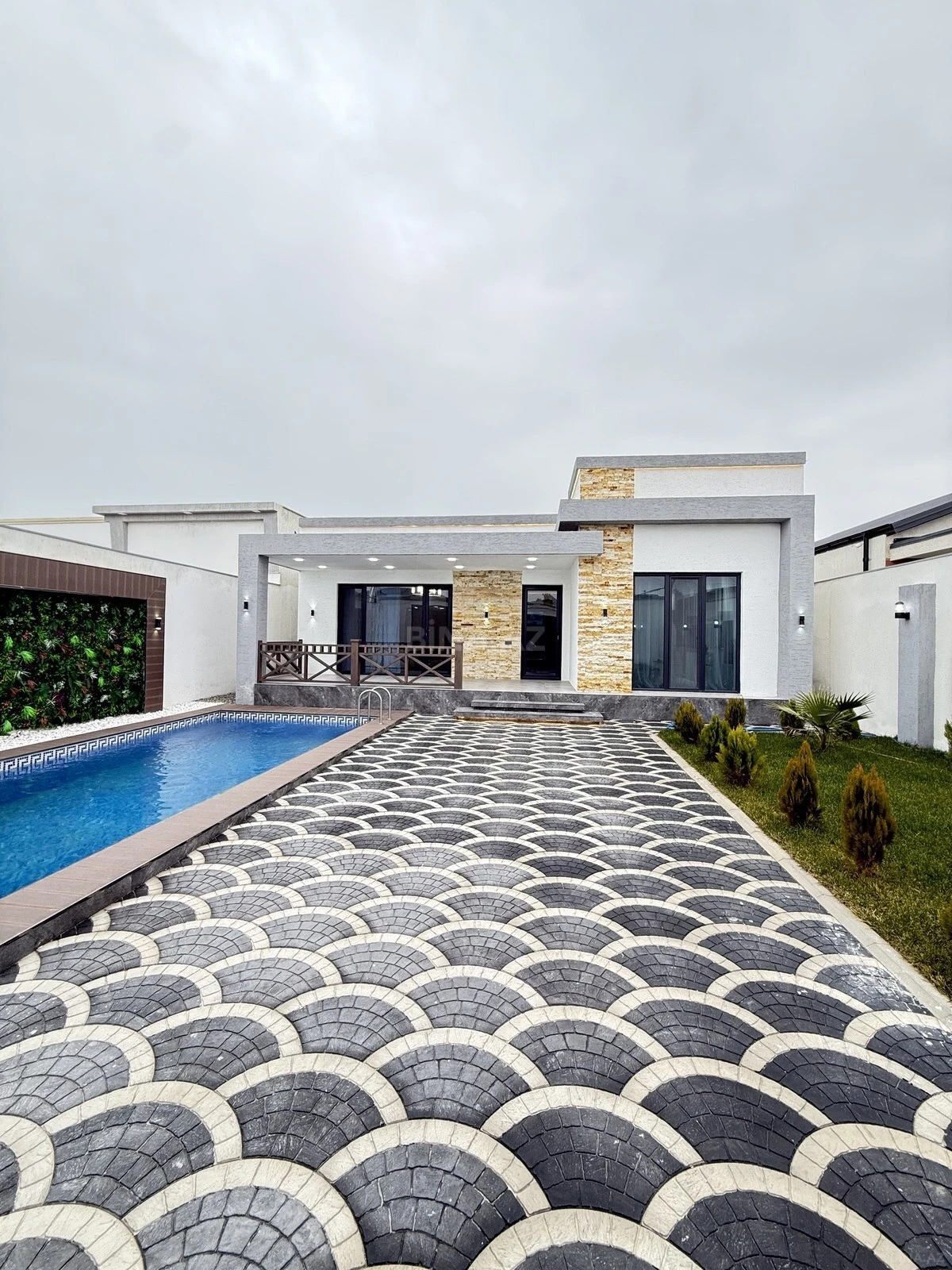 Satılır 4 otaqlı həyət evi 160 m²