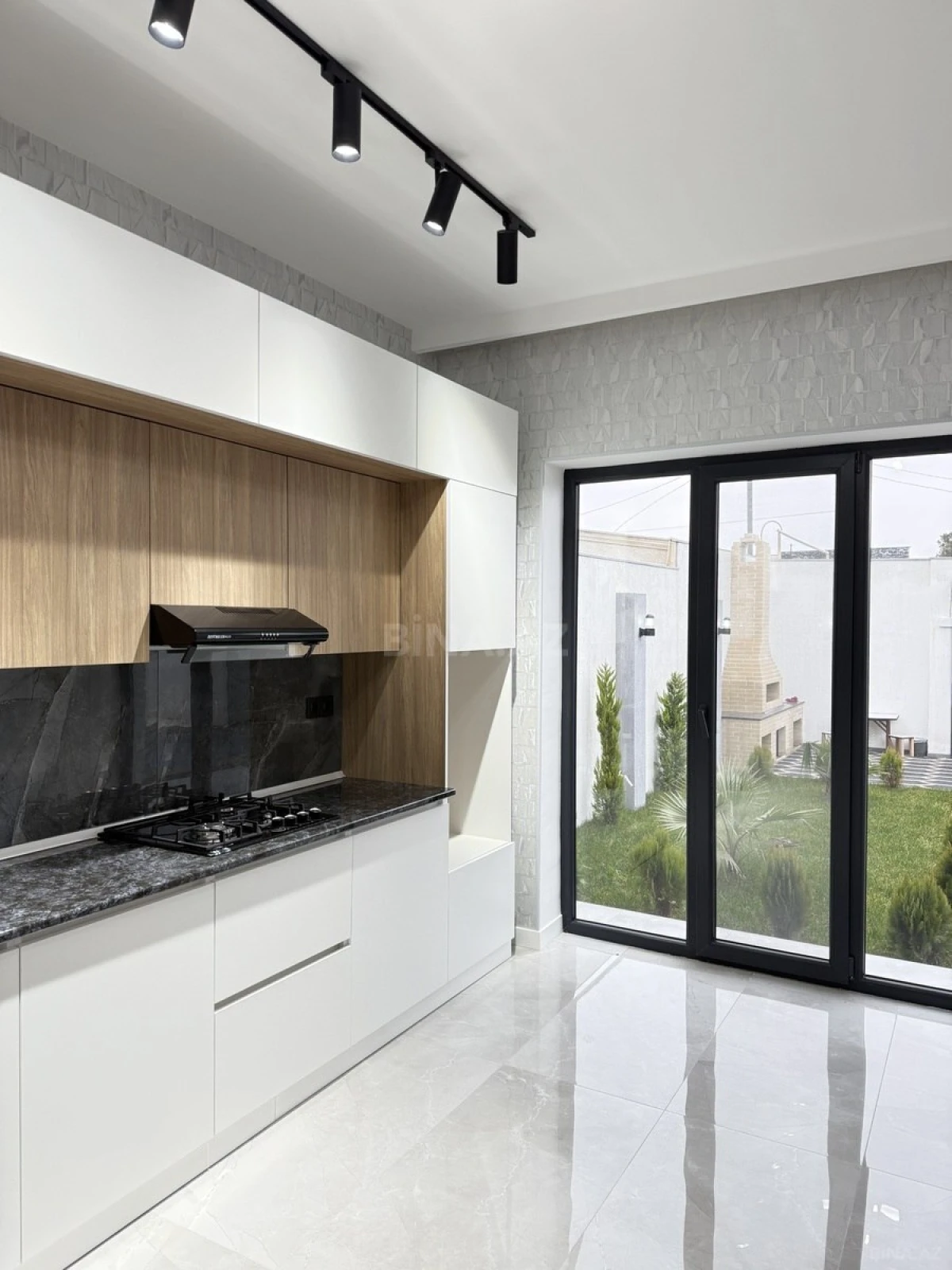 Satılır 4 otaqlı həyət evi 160 m²