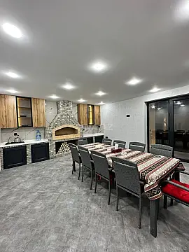 Kirayə verilir 4 otaqlı həyət evi 380 m²