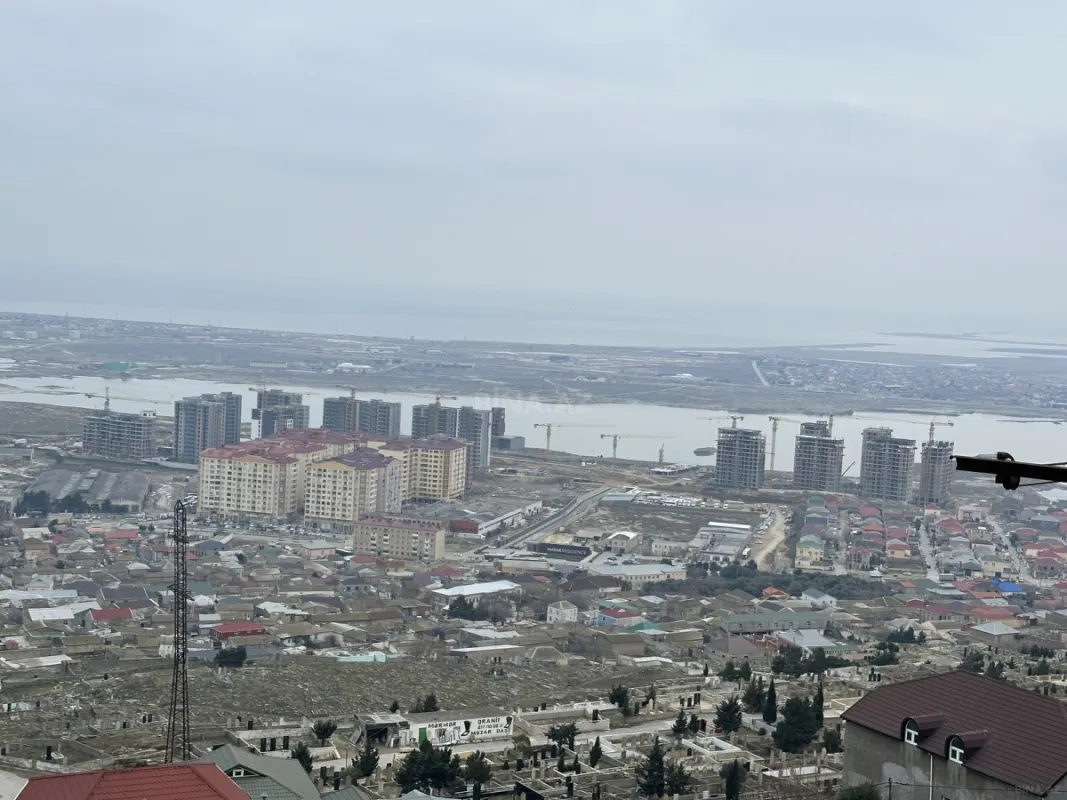 Satılır 5 otaqlı mənzil 120 m²