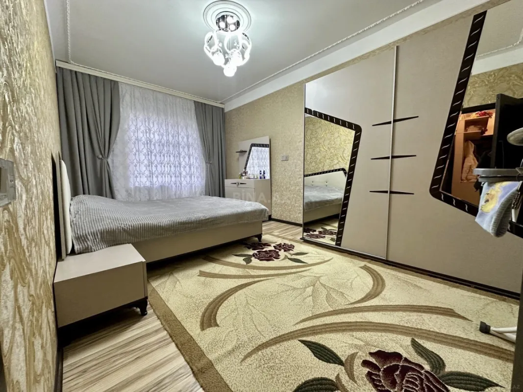 Satılır 5 otaqlı mənzil 120 m²