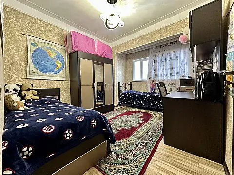 Satılır 5 otaqlı mənzil 120 m²