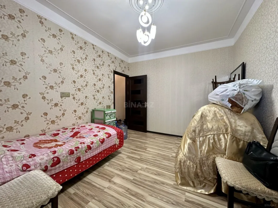 Satılır 5 otaqlı mənzil 120 m²