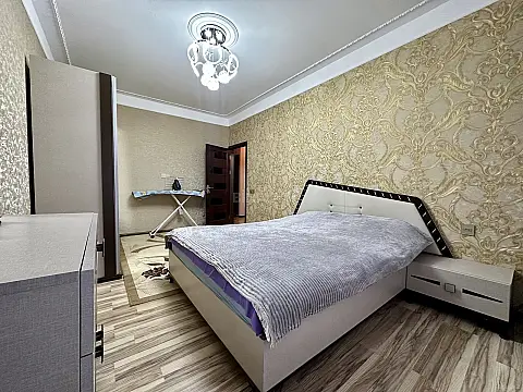 Satılır 5 otaqlı mənzil 120 m²