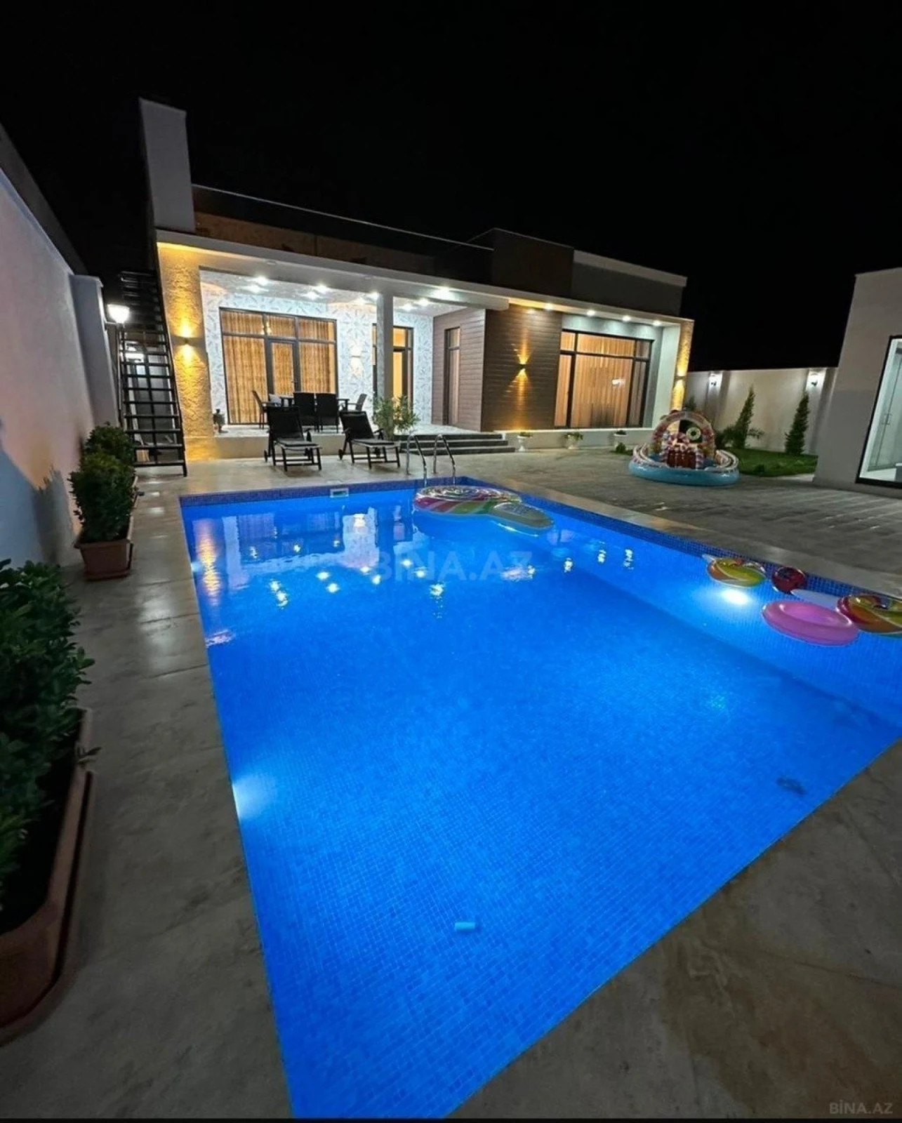 Kirayə verilir 4 otaqlı həyət evi 250 m²