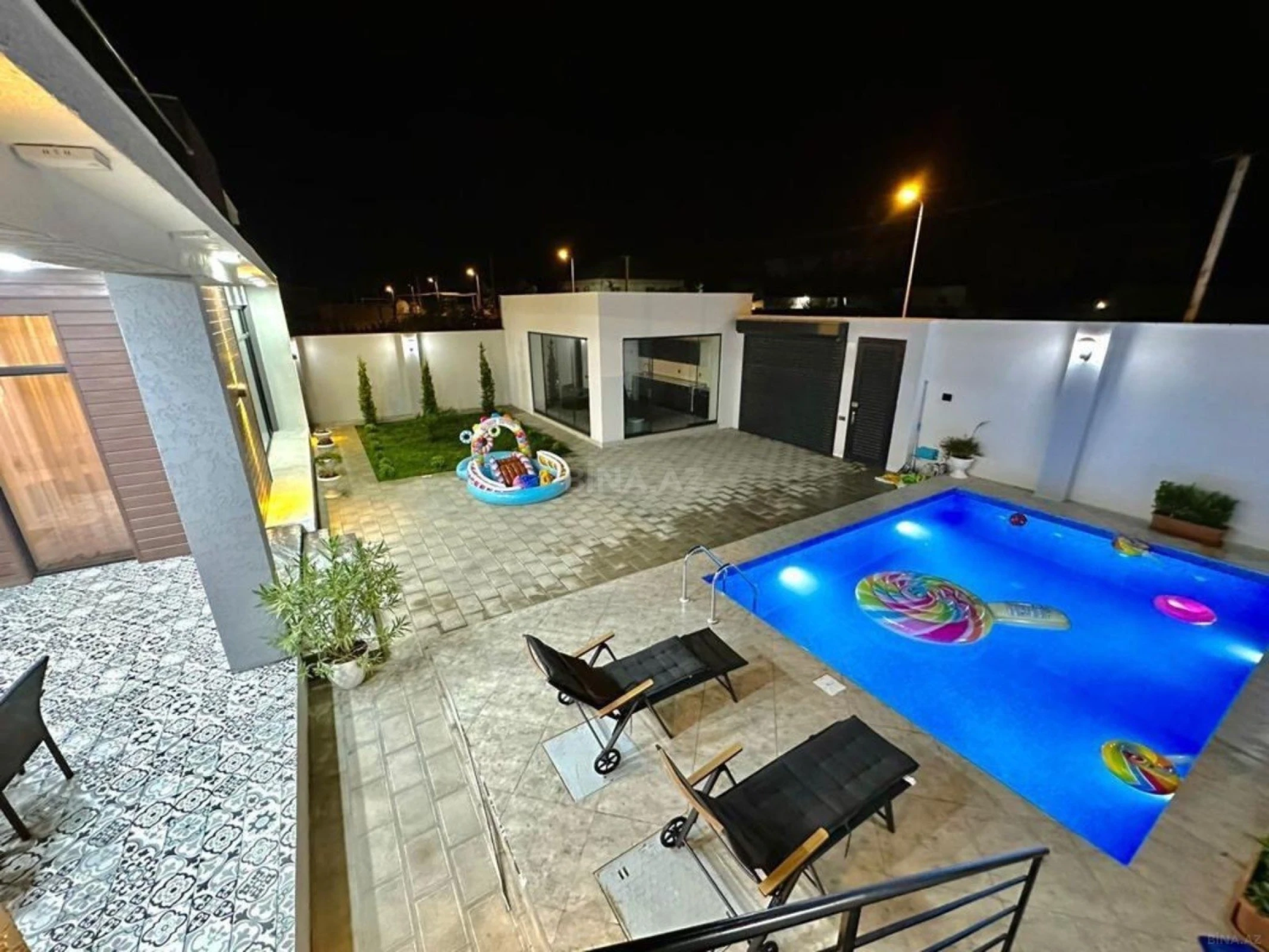 Kirayə verilir 4 otaqlı həyət evi 250 m²