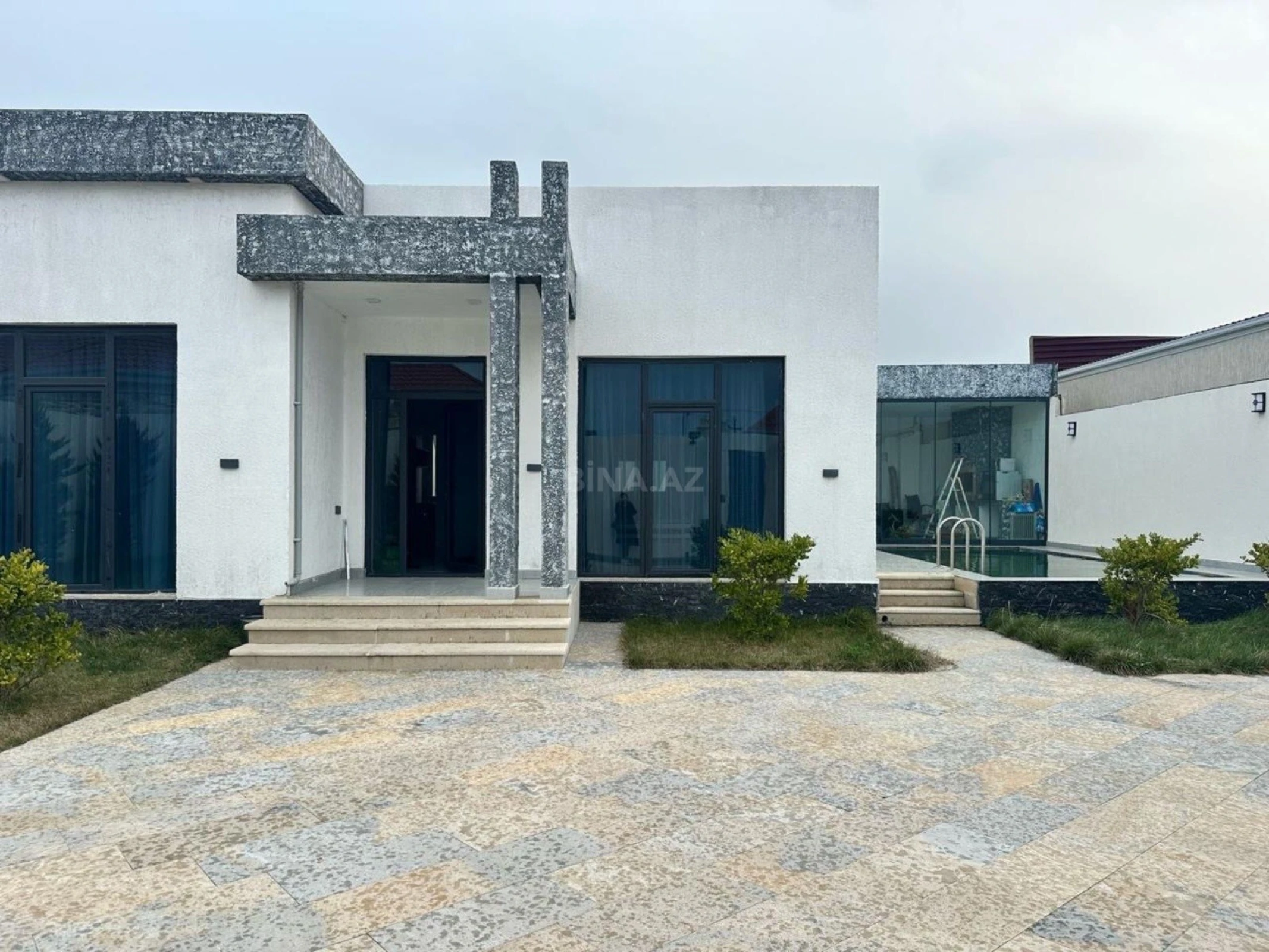Kirayə verilir 4 otaqlı həyət evi 200 m²