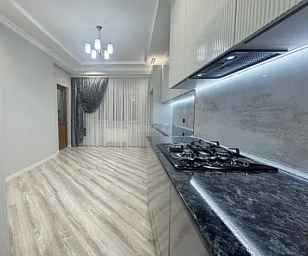 Satılır 3 otaqlı mənzil 98 m²