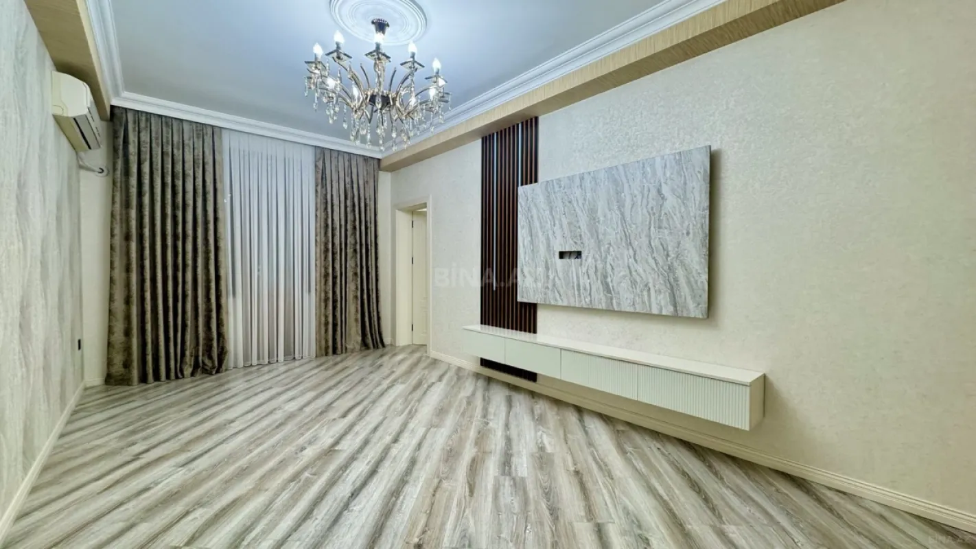 Satılır 3 otaqlı mənzil 98 m²