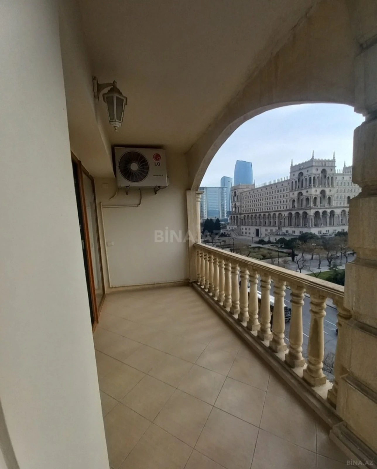 Kirayə verilir 2 otaqlı mənzil 70 m²