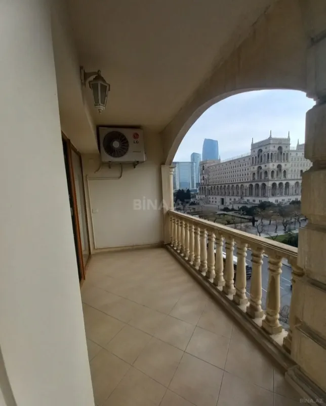 Kirayə verilir 2 otaqlı mənzil 70 m²