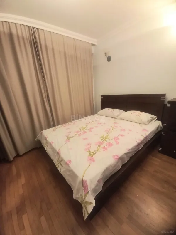Kirayə verilir 2 otaqlı mənzil 70 m²