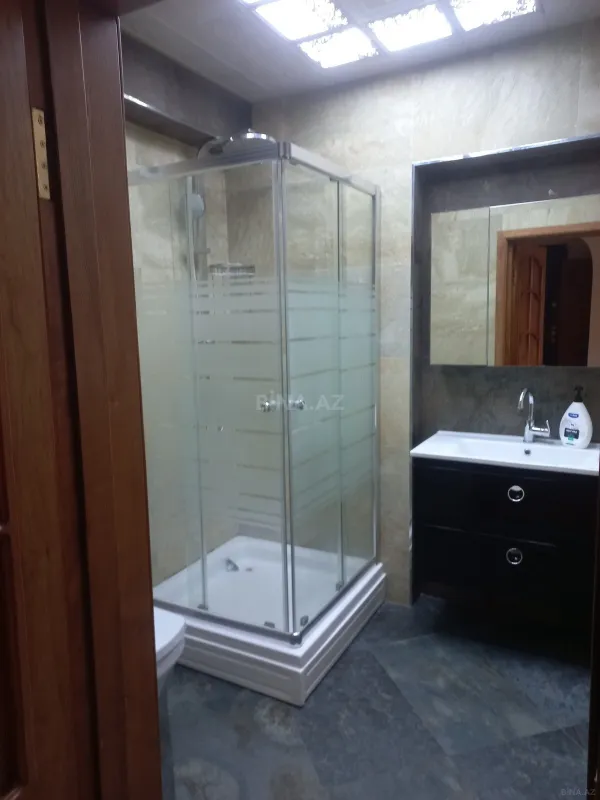 Kirayə verilir 2 otaqlı mənzil 70 m²